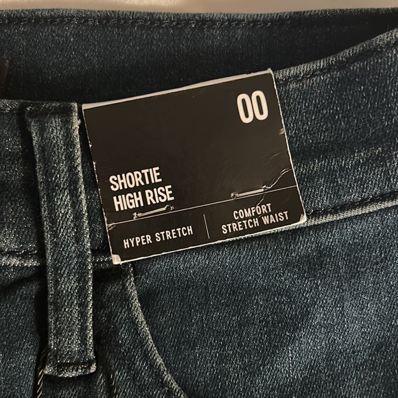 NWT • Express Womens Jean shorts - size 00 - Picture 4 of 6